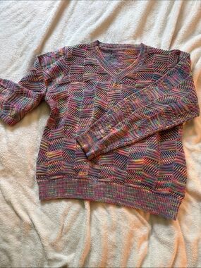 Multicolor V-Neck Women's Sweater — Lightweight Knit